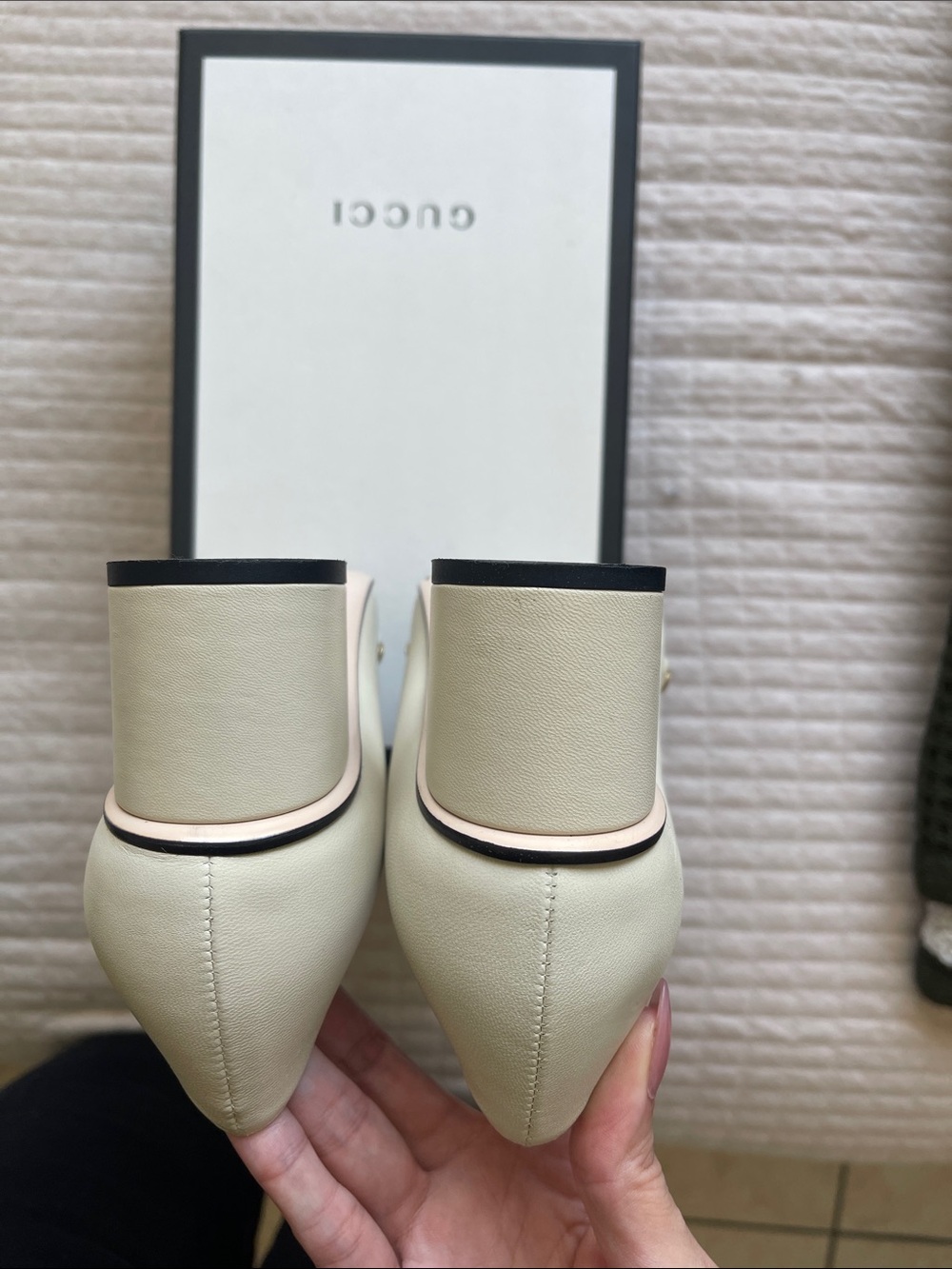 Gucci Ivory Leather Chain-Trim Block Heel Loafers - Picture 5 of 8